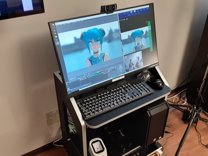 備え付けのモーションカムを使い、好きなキャラクターを選ぶだけでVTuberに！