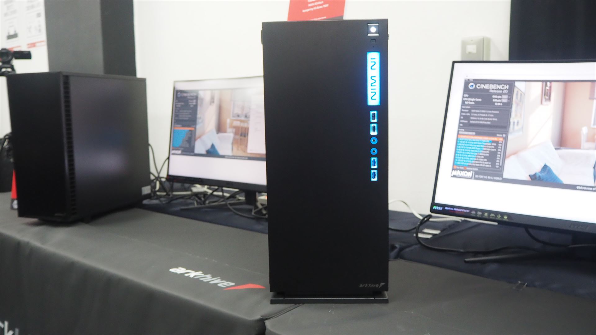 「GC-A7G37R」の正面