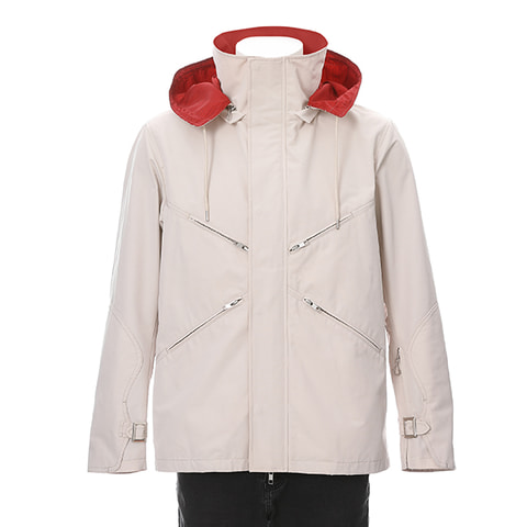 アサシン クリード」シリーズより、エツィオをイメージした腕時計