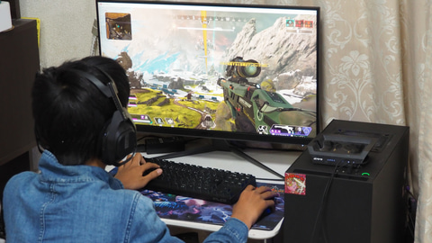 ヌルヌル動くって本当 モニターの 144hzと60hzの違い は中学生に分かるのか Apex Legends で比べてみた Game Watch ヌルヌル動くって本当 モニターの 144hzと60hzの違い は中学生に分かるのか Apex Legends で比べてみた Game Watch