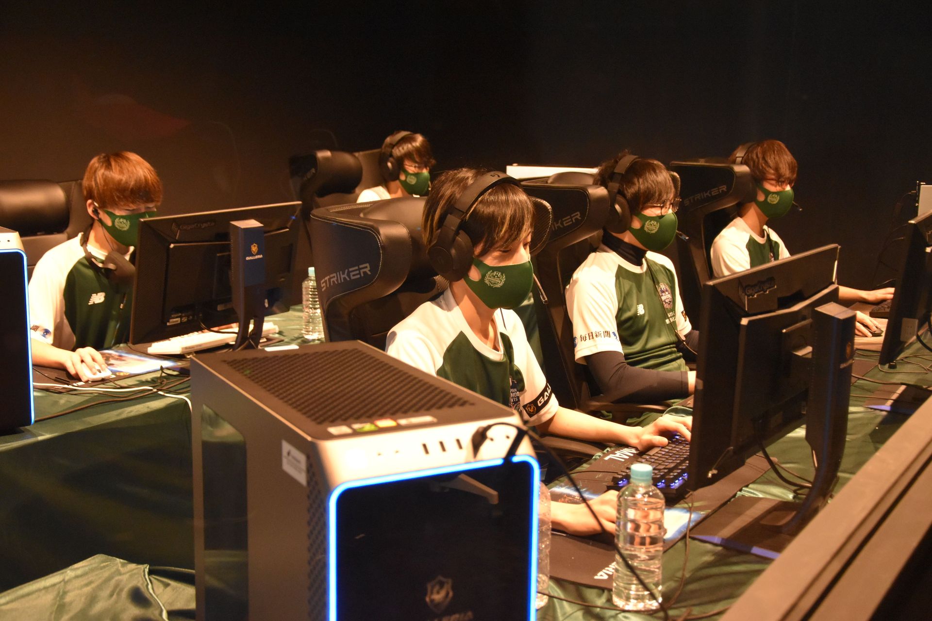 N高2チームとルネサンス高校はLFSを会場にしていた。考えられるベストな環境で試合が行なえた