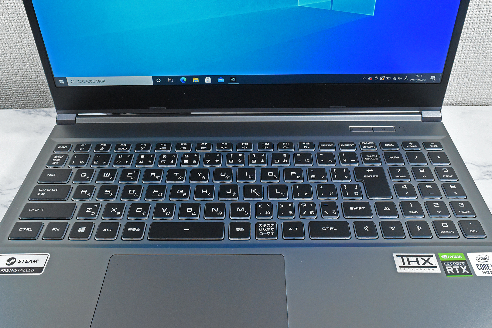 キーボードは扱いやすい日本語配列