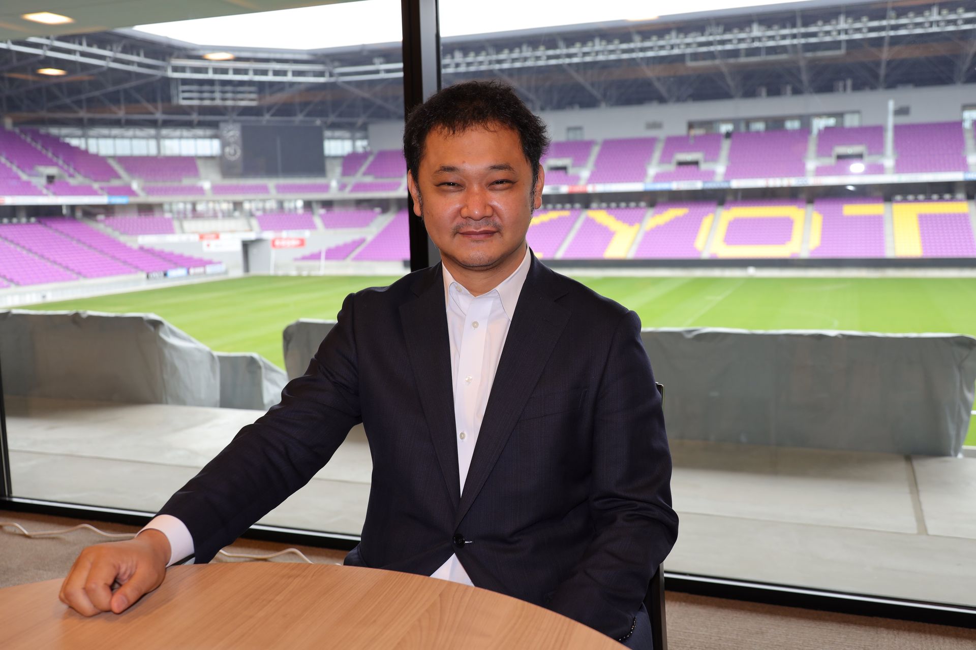 京都スタジアムで取材に応じていただいた