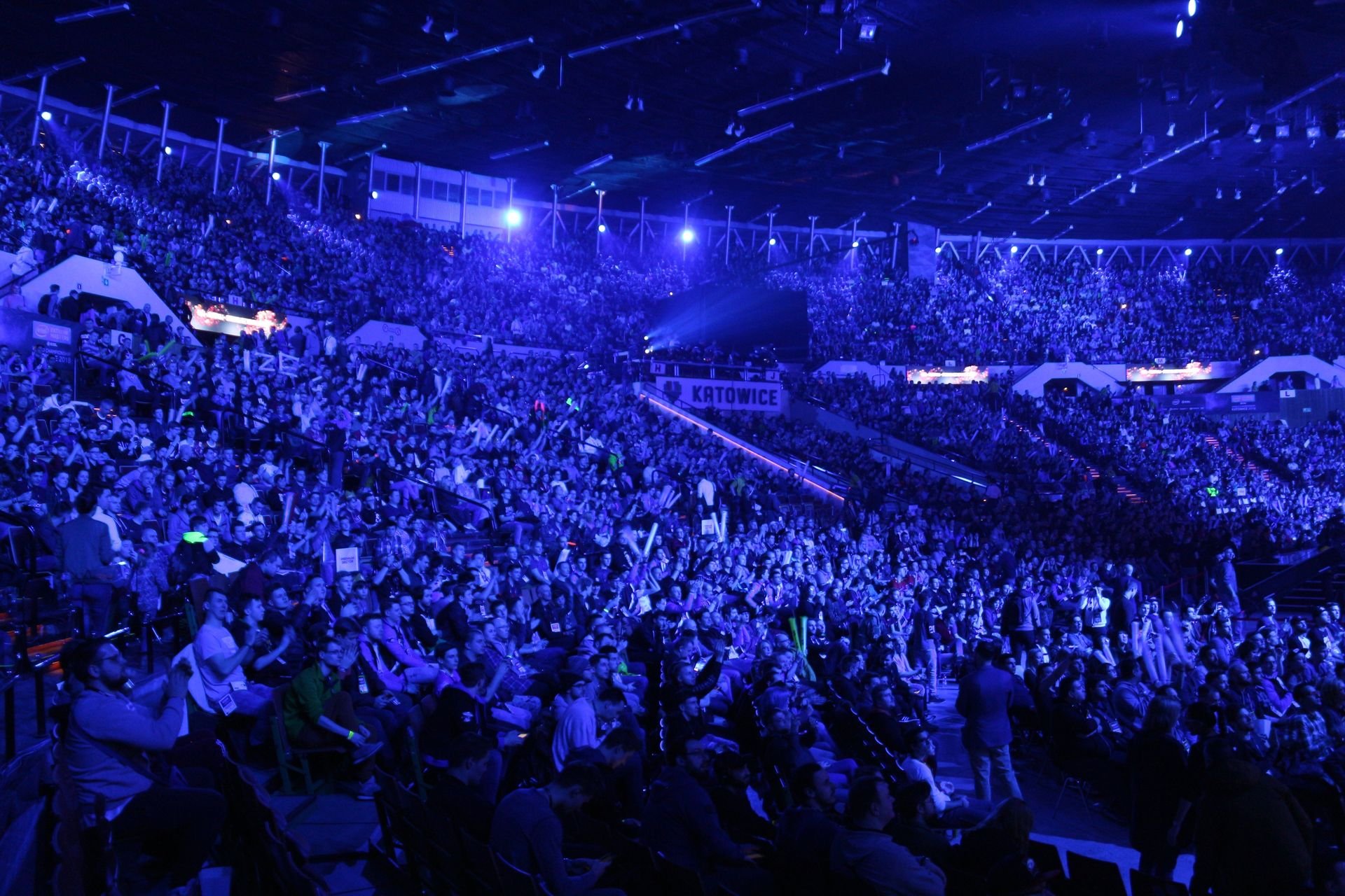 eスポーツのメッカ ポーランドカトヴィツェ。IEM Katowiceのメインスタンドには1万人を超えるeスポーツファンが詰めかける。こうした未来が日本にも訪れることを期待したい