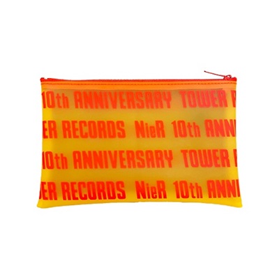 NieR」のロゴ入りピック型キーホルダーなど！ タワレコとのコラボ