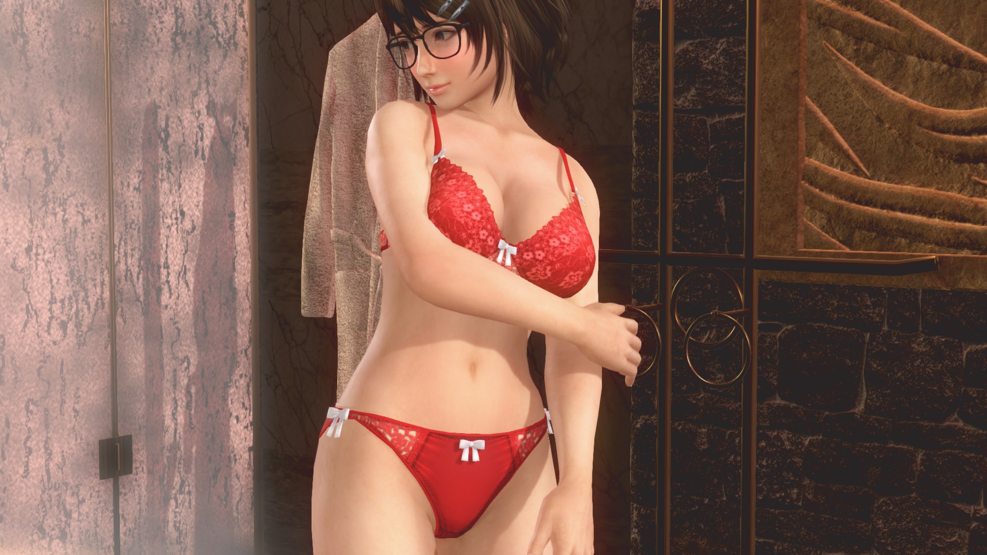 なんとも形容しがたい下着特有の妖しげなデザイン。この方向性の水着はこれからも是非増やしていただきたい