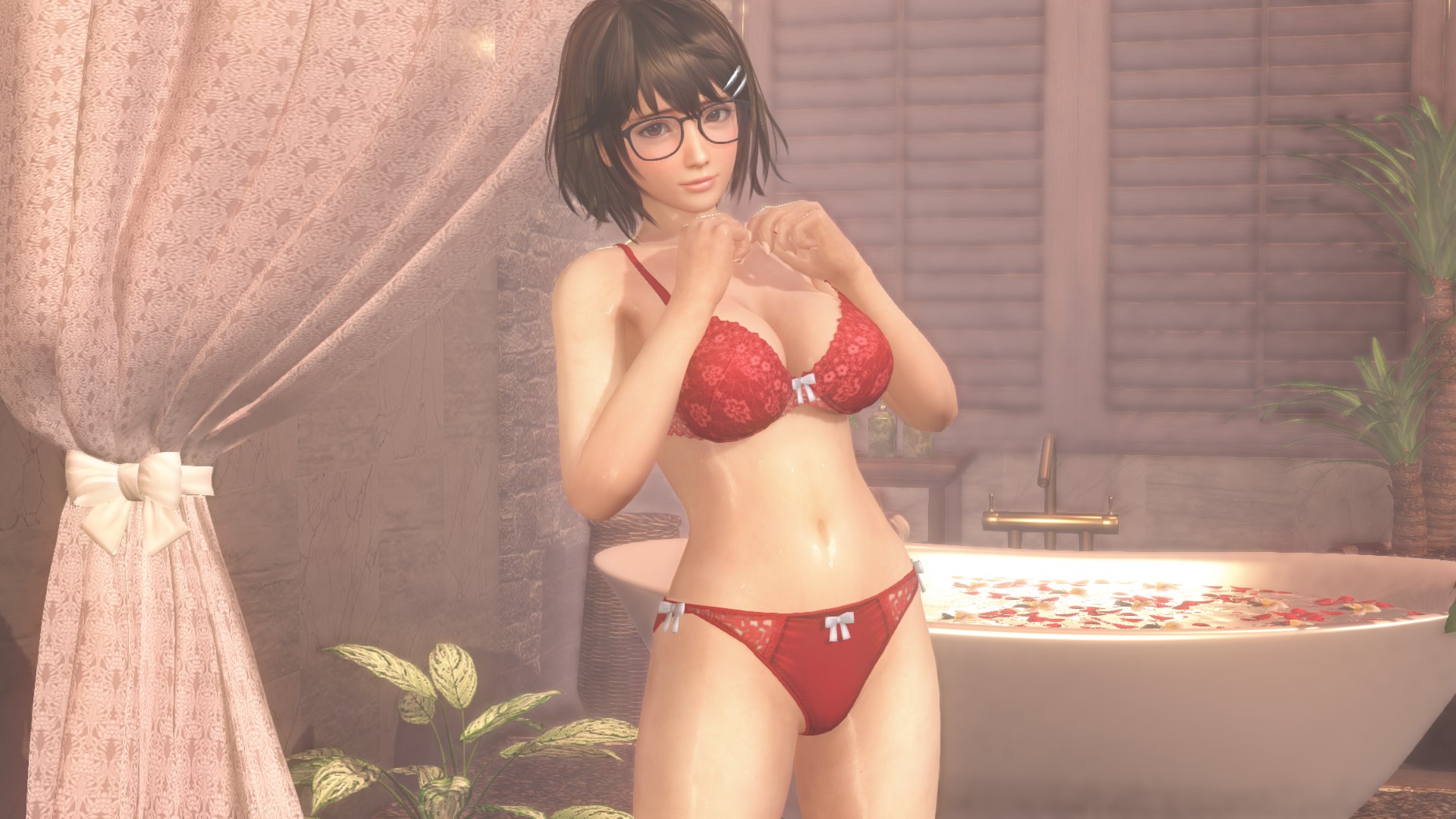 なんとも形容しがたい下着特有の妖しげなデザイン。この方向性の水着はこれからも是非増やしていただきたい