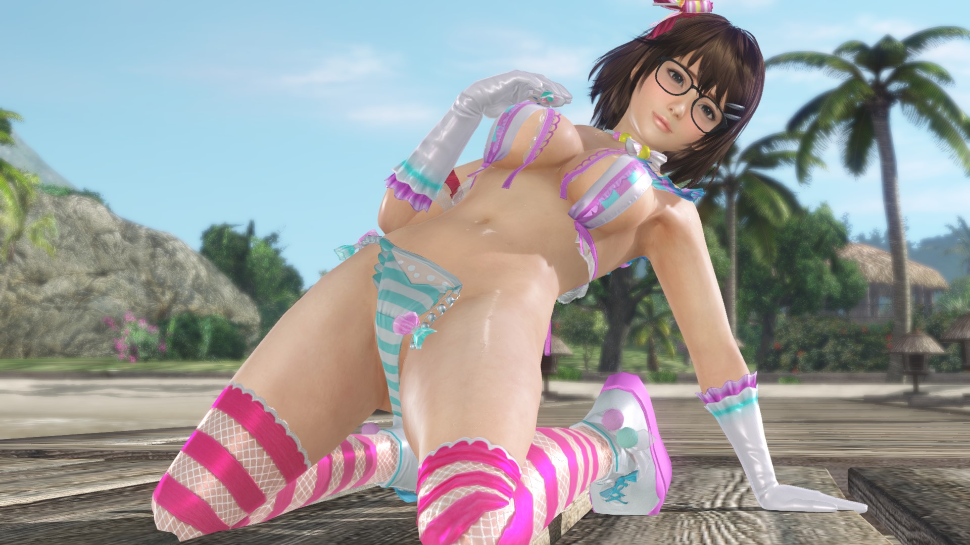 アングルによっては“履いていない”ようにも見えるアブナイ水着である