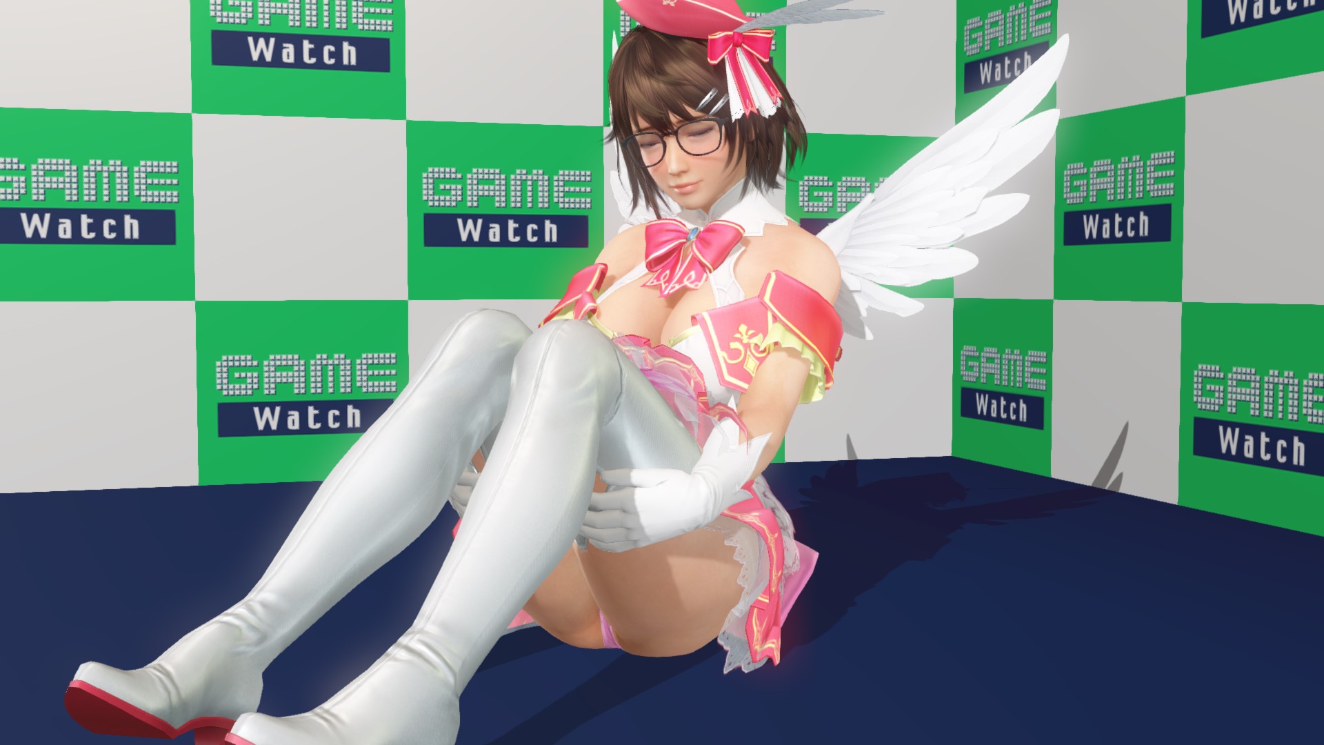 見るべきポイントは沢山ある水着なのだが、どうしても胸元に目がいってしまいます