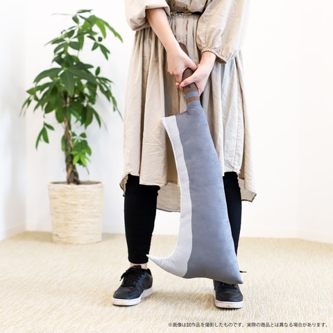 ひぐらしのなく頃に 卒」より「レナの鉈」がまさかのクッションに