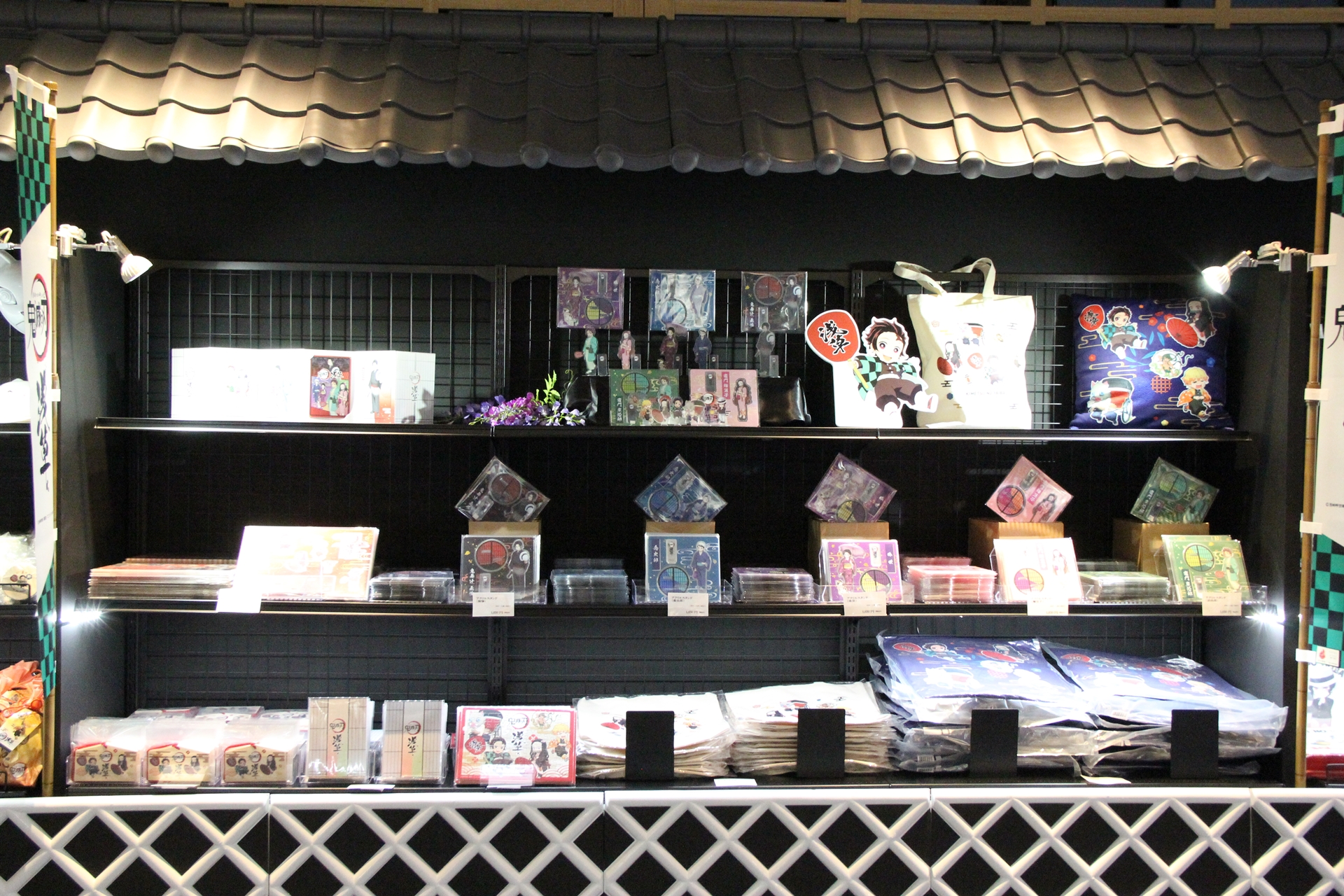 グッズは数多くの種類が用意されているので、当日はどれを購入するかで悩みそうだ。