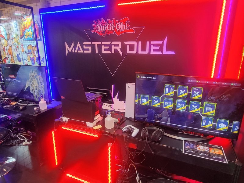 試遊会場ではスイッチ版かPS5版をプレイできる。いやスタート画面の「ディンギルス」カッコよすぎィ！