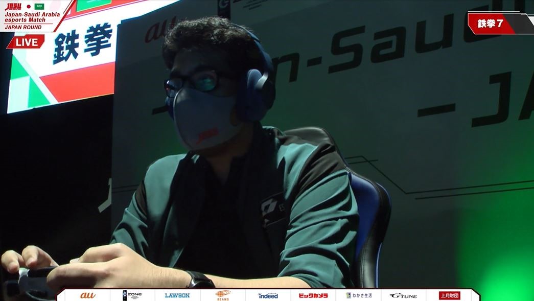 試合に臨むTora選手、パッド勢だ