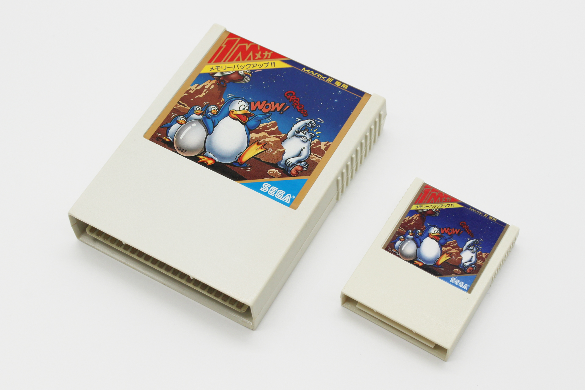 筆者秘蔵の新品同様のゴールドカートリッジ（左）との比較。色味はかなり近い