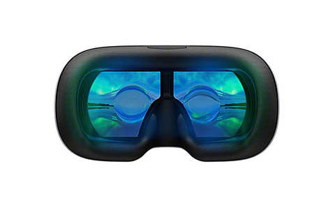 XperiaでVR体験！ スマホ差し込み型ビジュアルヘッドセット「Xperia