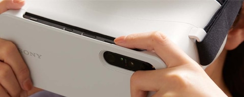 XperiaでVR体験！ スマホ差し込み型ビジュアルヘッドセット「Xperia
