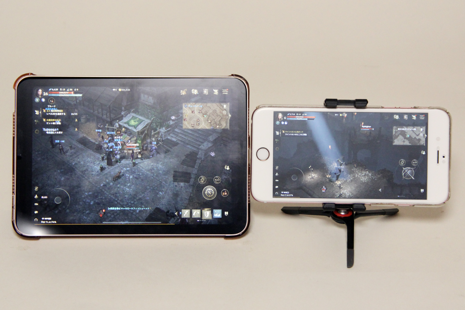 「iPad mini（6th Generation）」（写真左）と「iPhone 6s Plus」（写真右）での画面比較