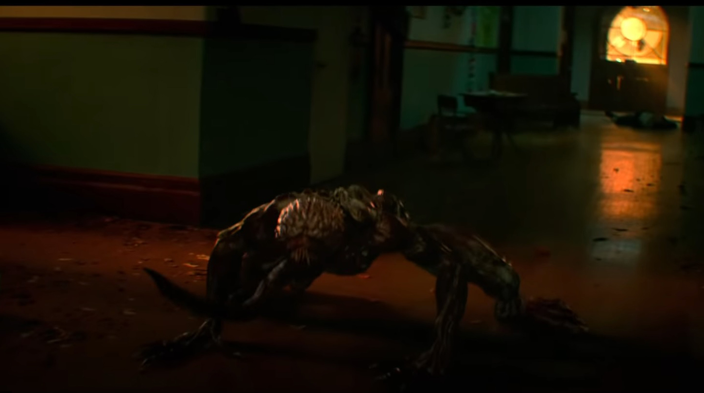 映像は全体的に薄暗く、原作のホラー感が非常に良く出ている