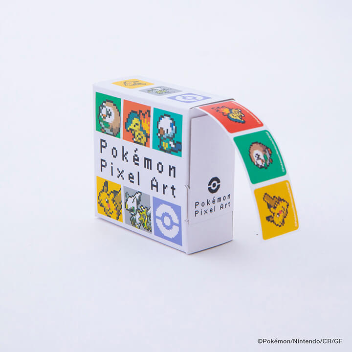 ピクセルアートのモクロ―、ヒノアラシ、ミジュマルとアルセウス、ピカチュウの5種のシールが入った、ロールシール入りBOX