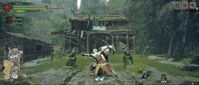 前者が通常のアスペクト比16:9の画面、後者が21:9のウルトラワイドディスプレイとなっている。両サイドの視界範囲が目に見えて分かるほど広くなるため状況把握が行ないやすい