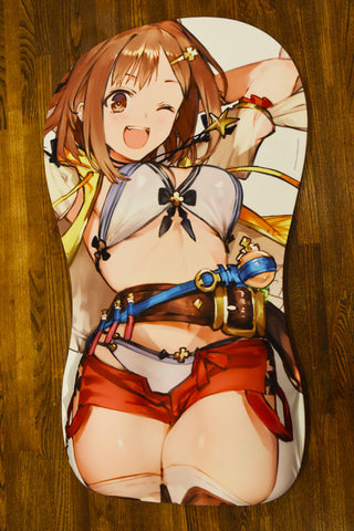 新品 ライザのアトリエ 等身大立体太ももマウスパッド ホビージャパン トリダモノ 夢とロマンが詰まったムチムチ感！「ライザのアトリエ ライザ等身大