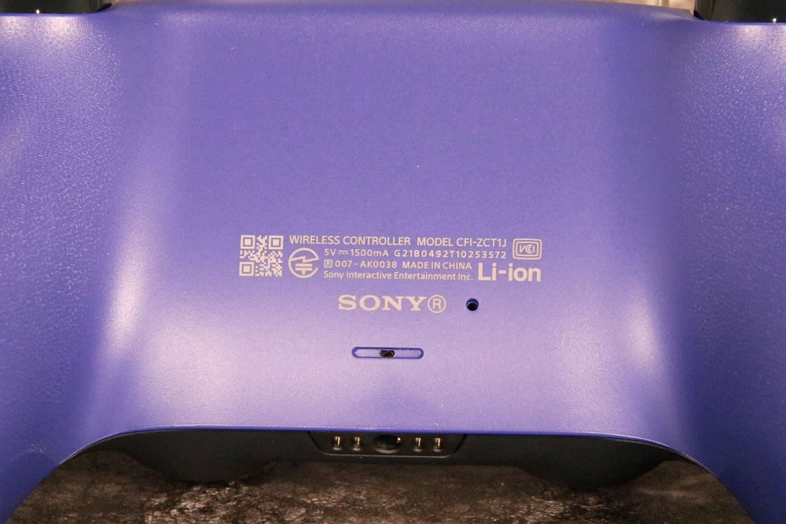 仕様部分をゴールドの文字で記載