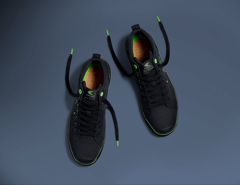未*来様 Razer x Cariuma OCA High All BlackC サステナブルなゲーミングシューズ。Razer、リサイクル素材採用