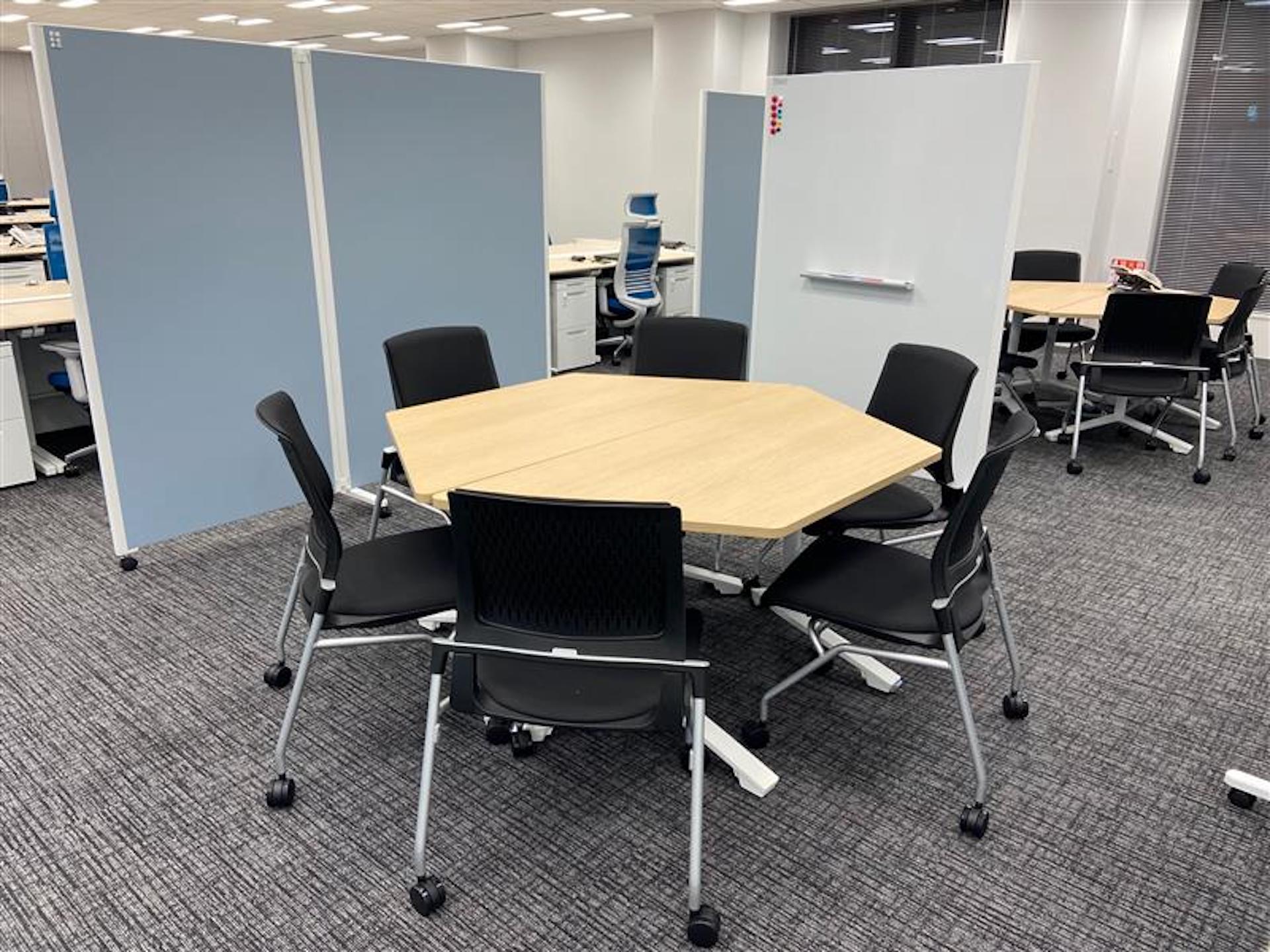 オフィスは札幌駅から徒歩5分、新築ビルの最上階という好立地だ