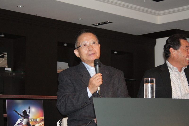 写真は2010年開催の「F1 2010」の完成披露発表会より