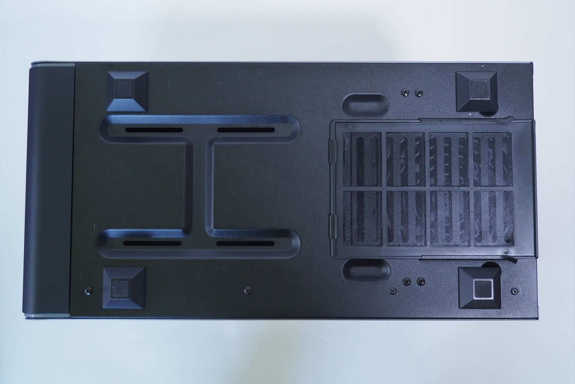 GALLERIA ZA7C-R38 第12世代Core搭載の底面