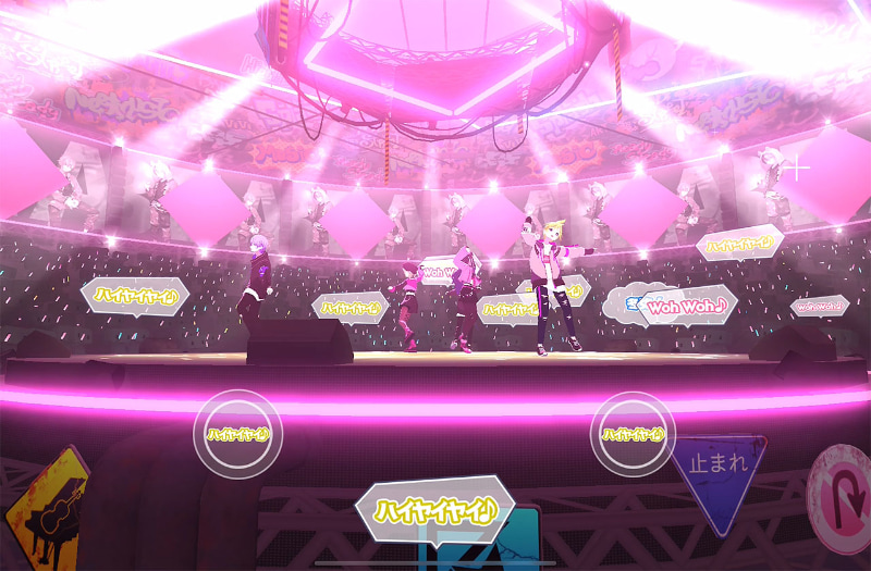 実際のライブでは、楽曲に合わせて合いの手を入れたりコールを行なうことがあるが、コネクトライブでは合いの手を入れるタイミングでは“CLAP”のアイコンが、コールの場面なら楽曲に合わせた文字が書かれたアイコンが、それぞれ表示される。コールのアイコンをタップすれば、画面下に吹き出しが出る仕組みだ