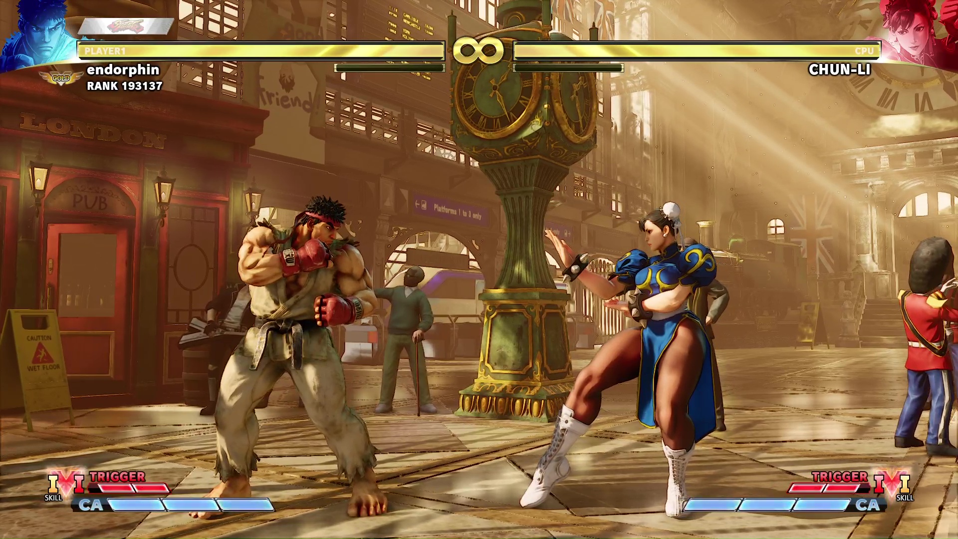 上が「ストV」で下が「スト6」。キャラの表示がかなり大きくなっている