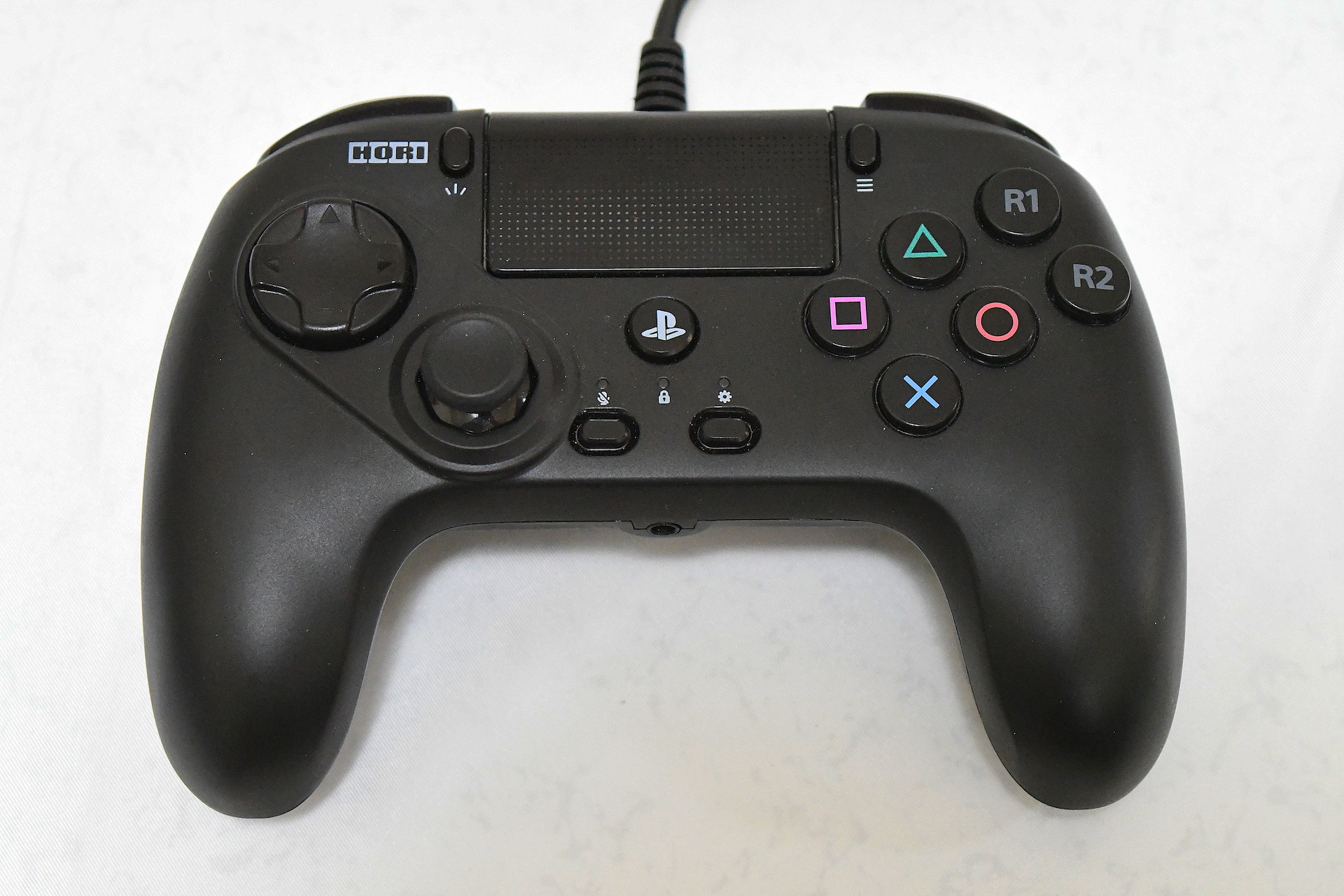 上が新型で下が旧型。全くの別物といった形に進化している