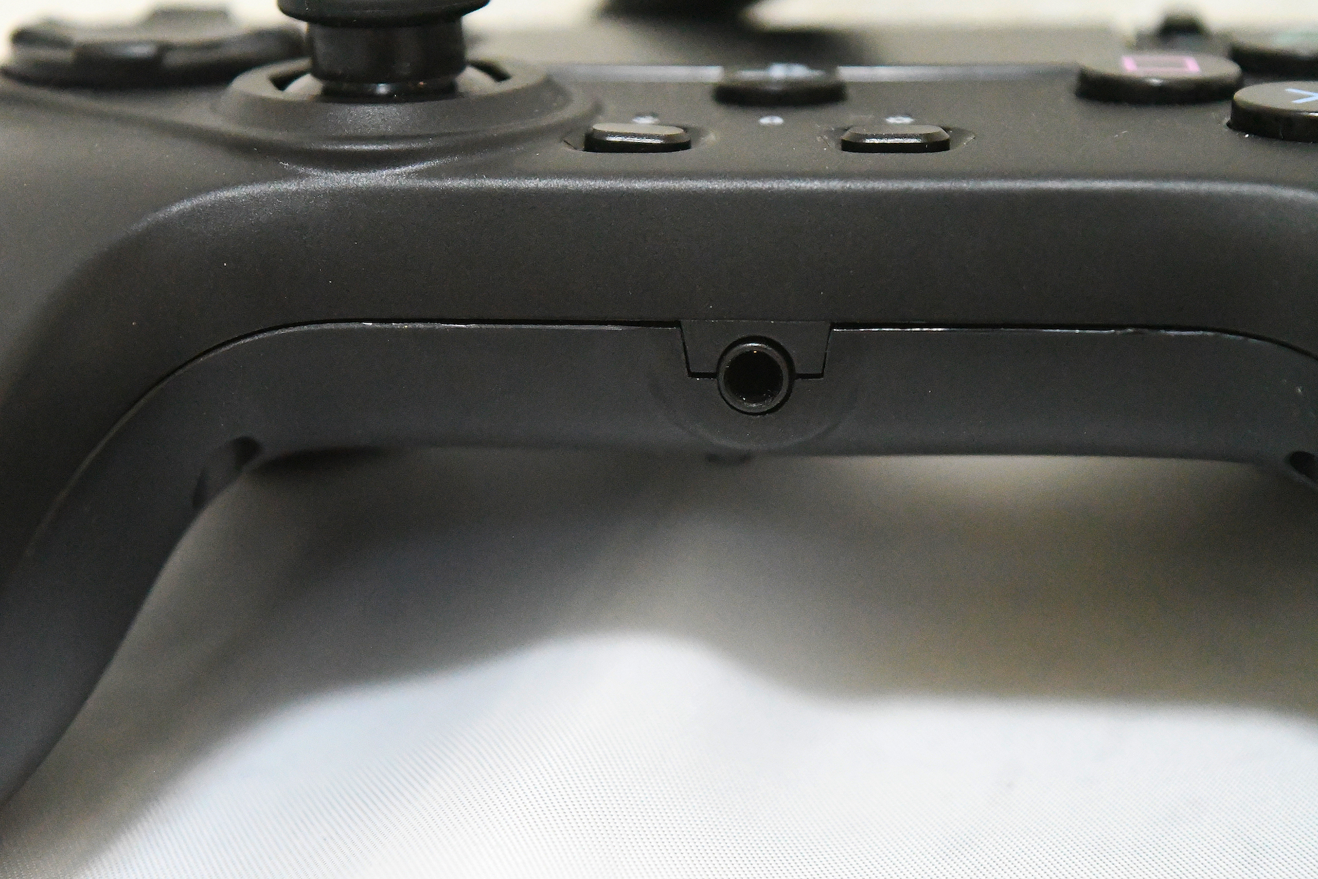 この新型から、ヘッドセットが接続できるようになった