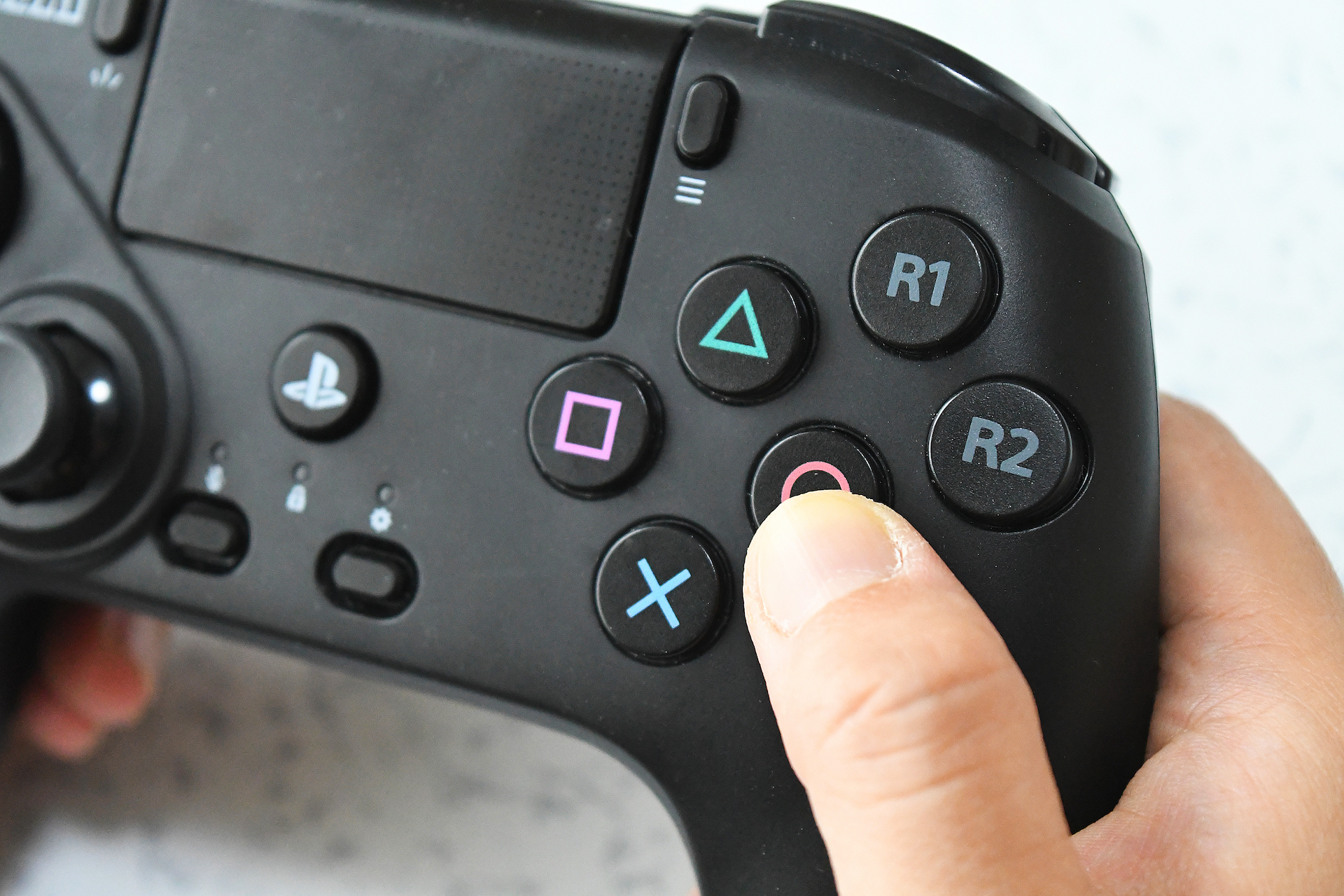 以前の型よりも軽い押し込みでボタンが反応する