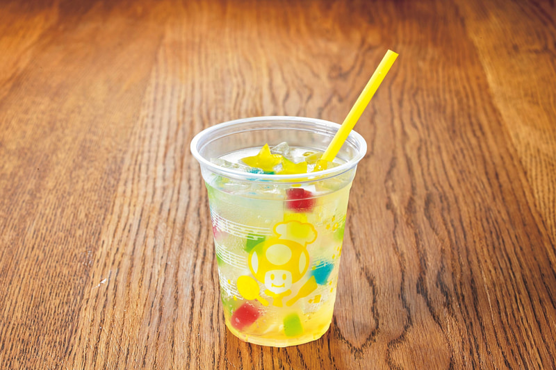 スターが浮かんでいる「スーパースター・レモンスカッシュ」 650円（税込）