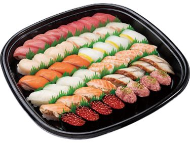 7月8日から販売される「夏のごちそうセット」4,320円（税込）では、オリジナルキラキラシールを2枚ゲットすることができる