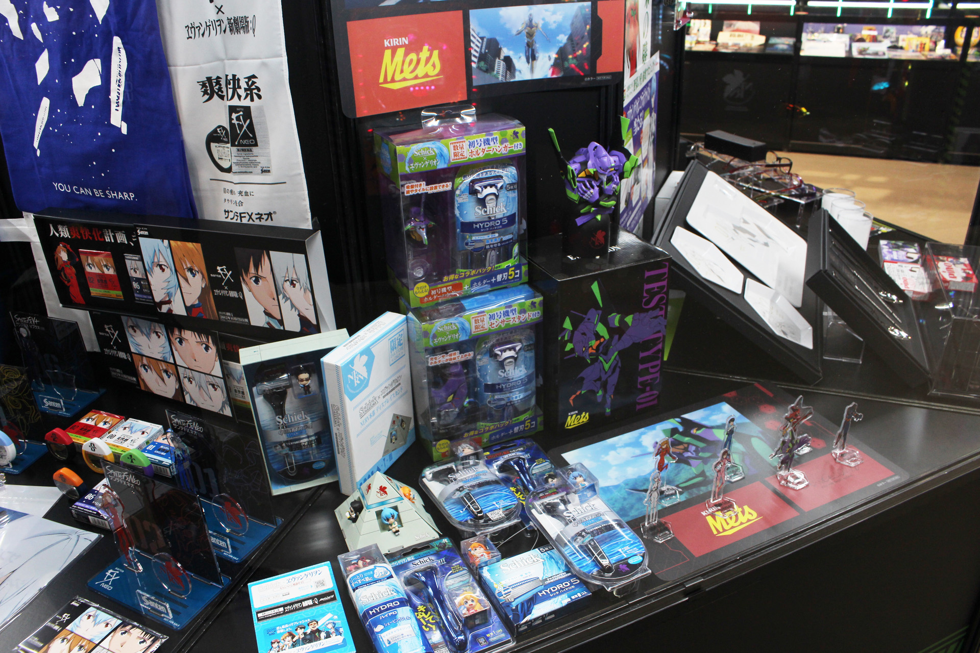 UCCの「人類補缶計画」や新幹線「500 TYPE EVA」などは大きな話題となった