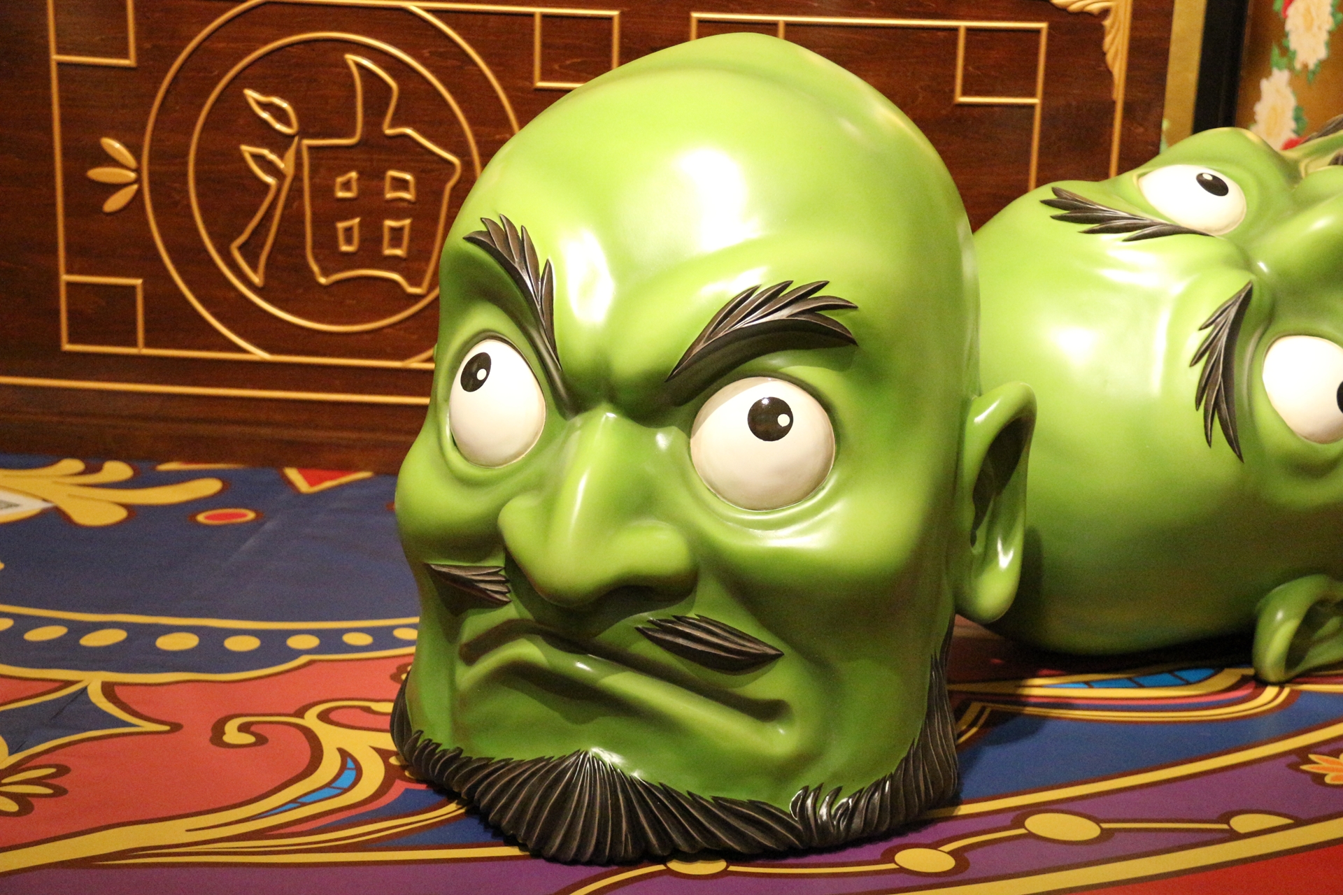 湯婆婆の展示。「ジブリの大倉庫」の「にせの館長室」で同スケールのものを見ることができる