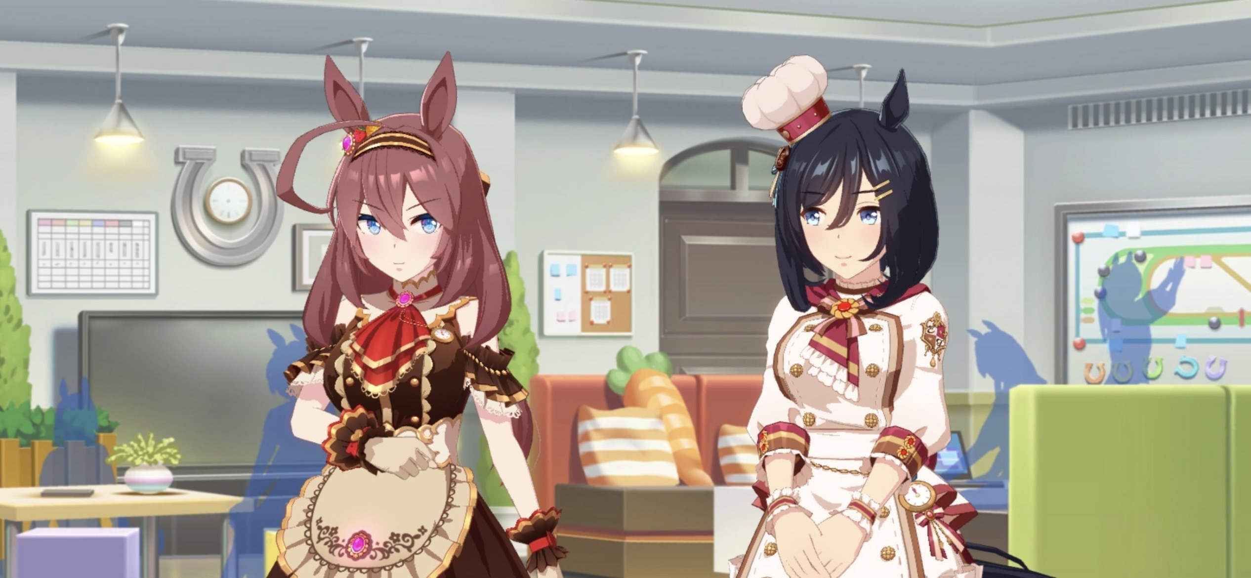 チョコレート・コンテストに出場を決めたミホノブルボン（左。右はエイシンフラッシュ）。バレンタイン衣装はガチャにも登場した