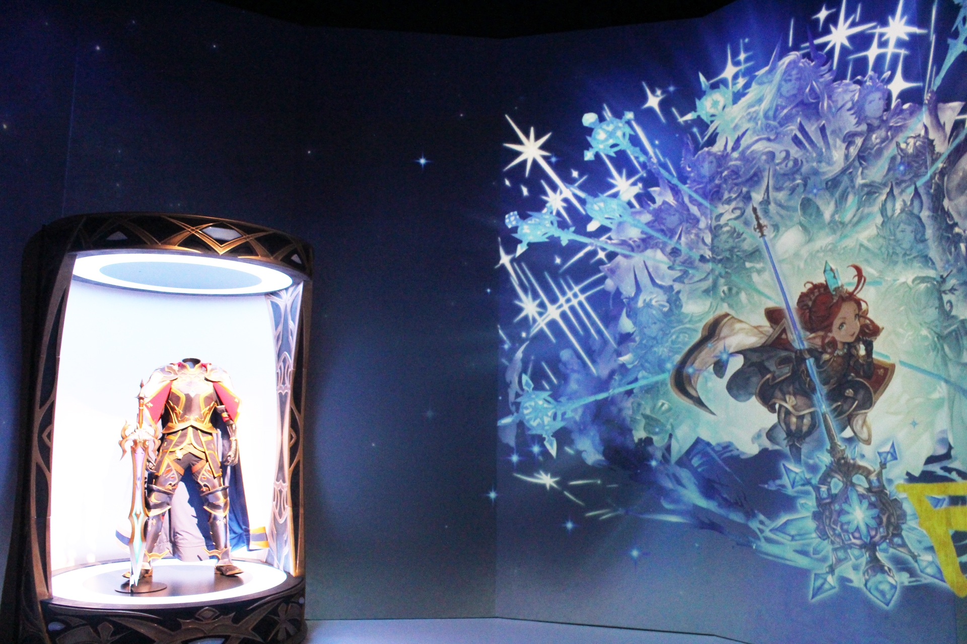 「十天衆を統べし者」の装備を中心に、十天衆の武器と使い手が現われる