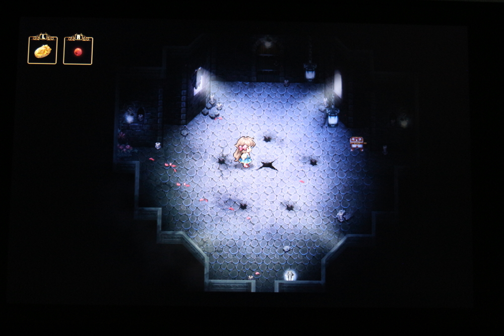 ブースには大きな看板が設置されている