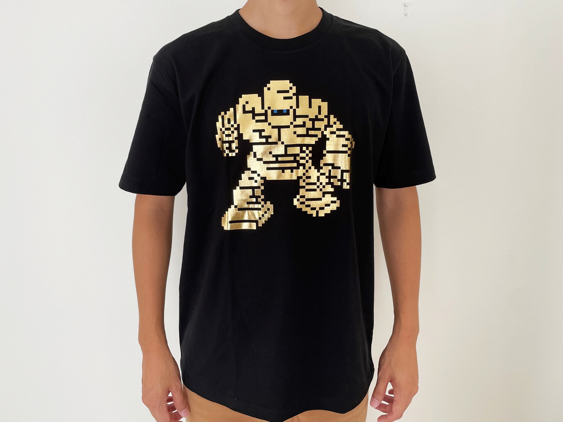 「ドラゴンクエスト DQ+g Tシャツ ゴールドマン」。Lサイズを着用している