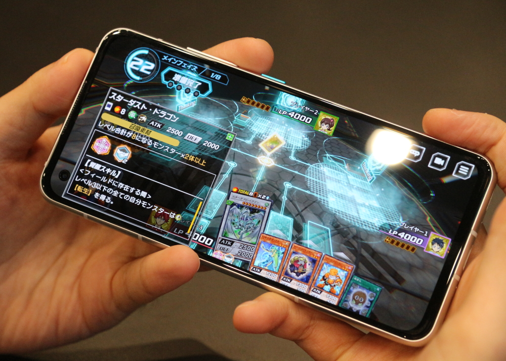 今回は個人的に余りにも思い出深い「スターダスト・ドラゴン」を使ったが召喚方法はレベルが8になるようにモンスターをリリースというものへ変更されていた。本来であればシンクロモンスターであるためチューナーモンスターが必要となるが、疑似シンクロ的な内容へと変化。能力もリソースの回収と補助的な能力を持つスターダストとマッチした効果へと変化している