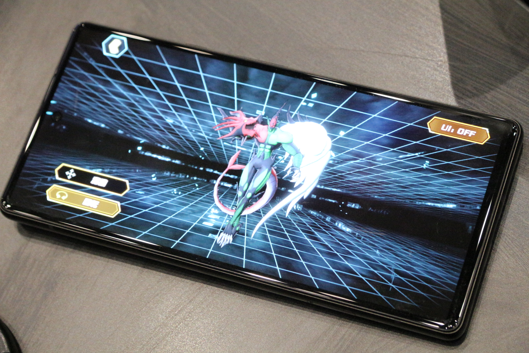 「E・HERO フレイム・ウィングマン」や「デコード・トーカー」と言った古から現代までのカッコいいモンスター達に加えて、マイナーモンスター達のCGも拝むことができるのが本作の凄い所。根強い人気を誇る「ドリアード」の最新CGを令和になって見ることができるなんて思いもしなかったよ……！