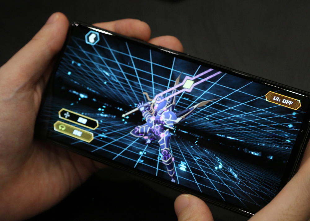 「E・HERO フレイム・ウィングマン」や「デコード・トーカー」と言った古から現代までのカッコいいモンスター達に加えて、マイナーモンスター達のCGも拝むことができるのが本作の凄い所。根強い人気を誇る「ドリアード」の最新CGを令和になって見ることができるなんて思いもしなかったよ……！