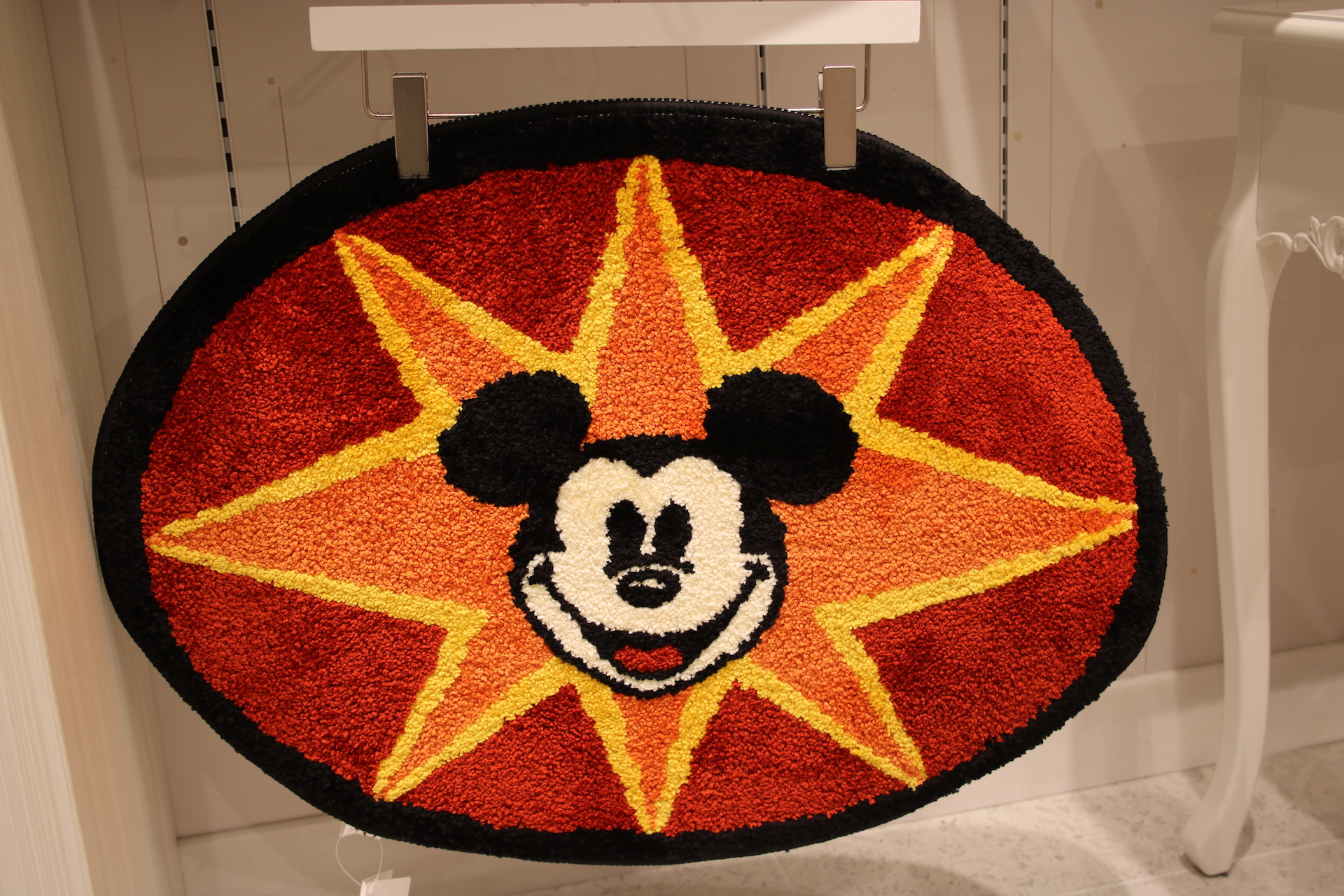 「ミッキーラグマット」3,850円（税込）