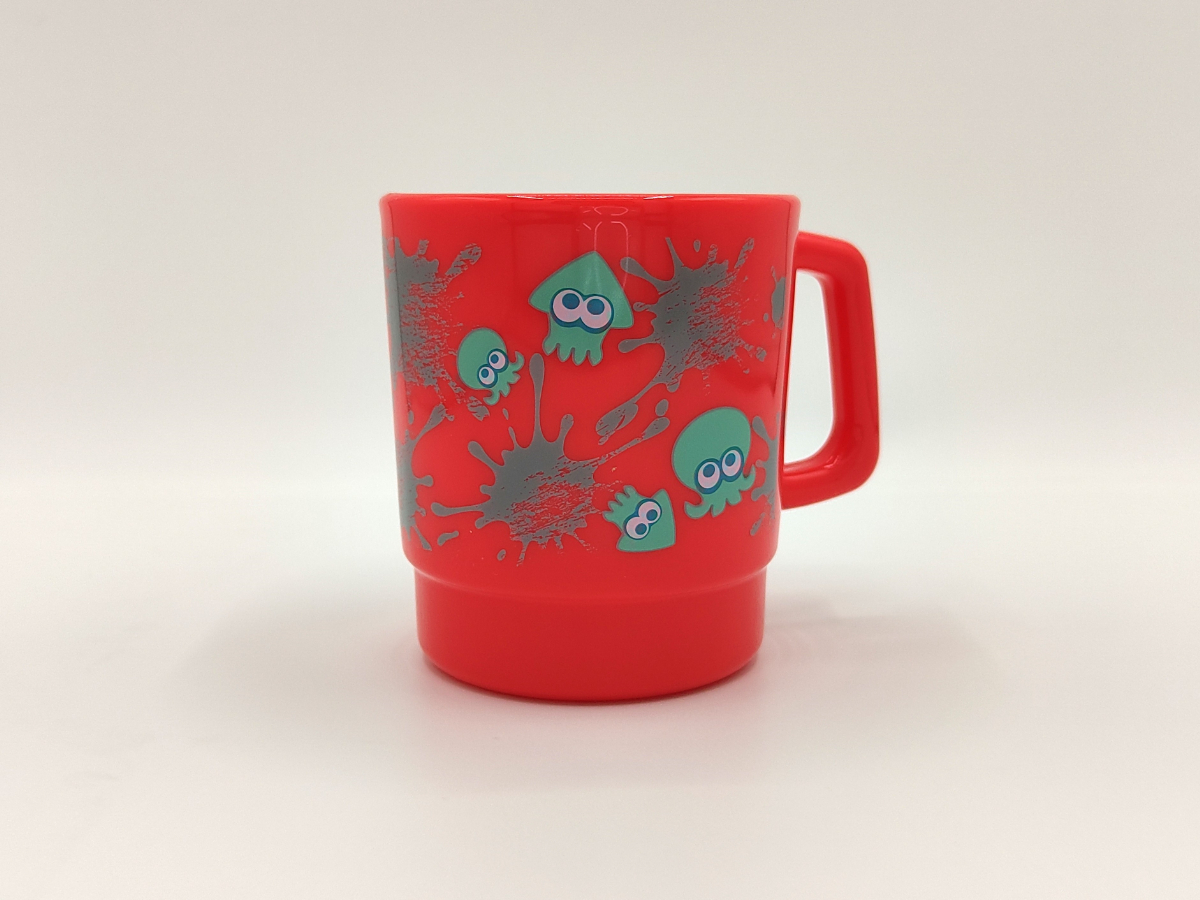 最後にピンク。こちらも蛍光色に近く、赤とピンクの中間のような色に仕上がっている