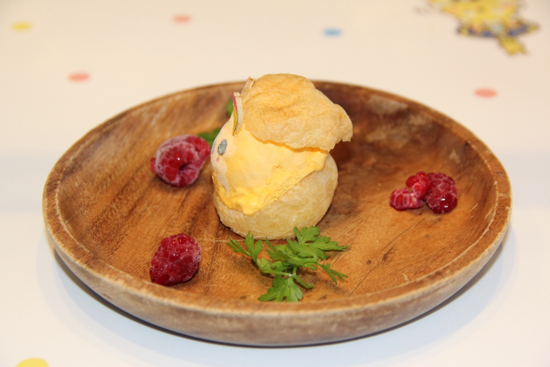 一口サイズの大きさなので、いくつでもパクッといけるかも？ 店内で注文する場合は、ワンオーダーの対象外となる点には注意