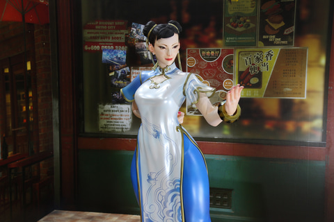春麗 ストリートファイター フィギュア スト ZERO 6 やまと カプコン TGS2022】カプコンブースで春麗の等身大フィギュアがお出迎え - GAME Watch